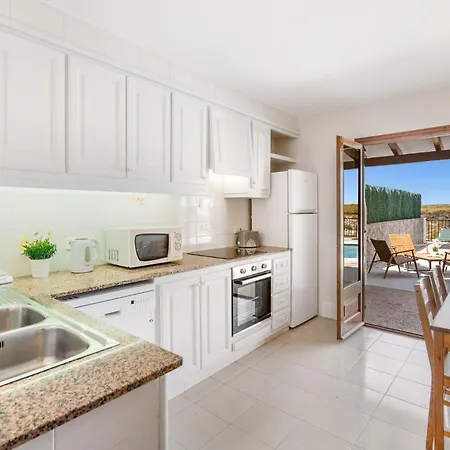 Acantilado-cala Galdana *