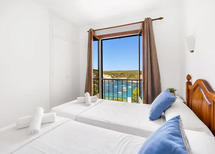 Acantilado-cala Galdana * Ferreries